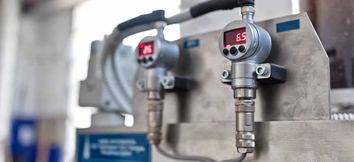 Double measurement through two pressure sensors