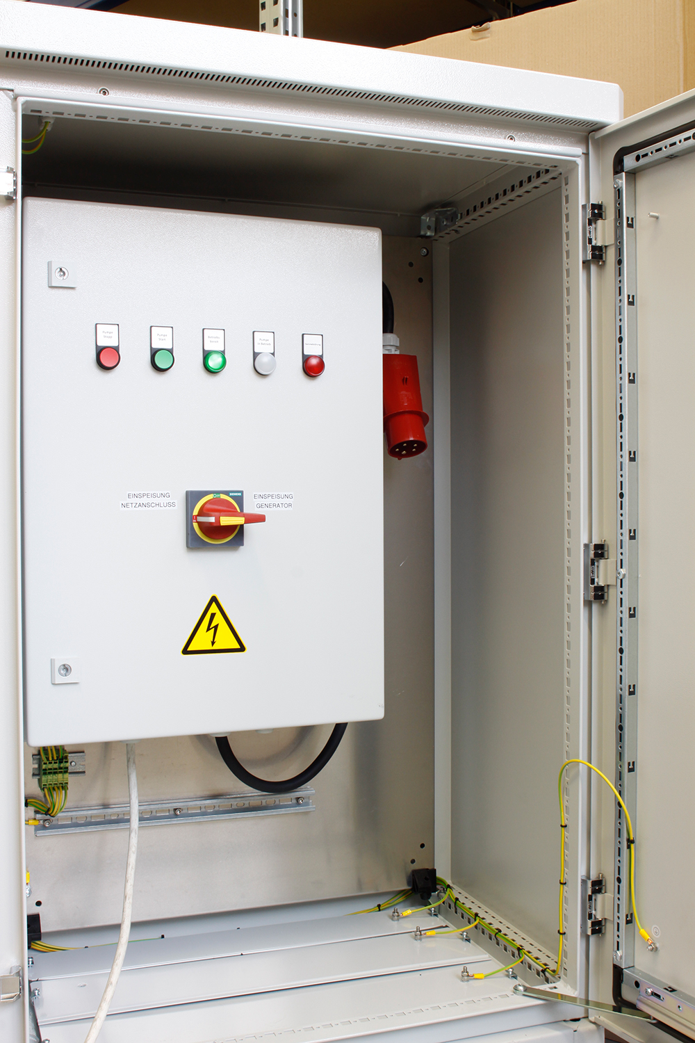 Schaltschrank Ansicht Seite